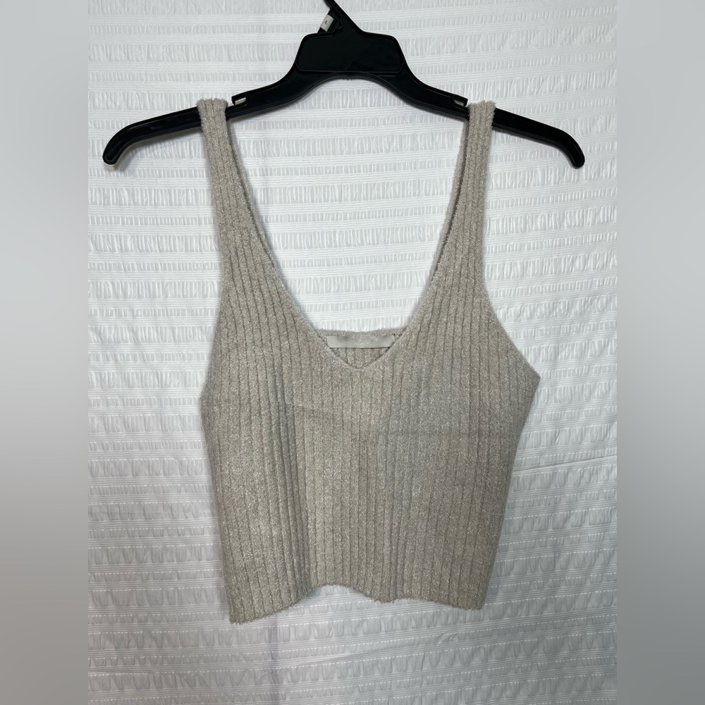 One Grey Day Cream Cropped Knit Sleeveless Top Size Large